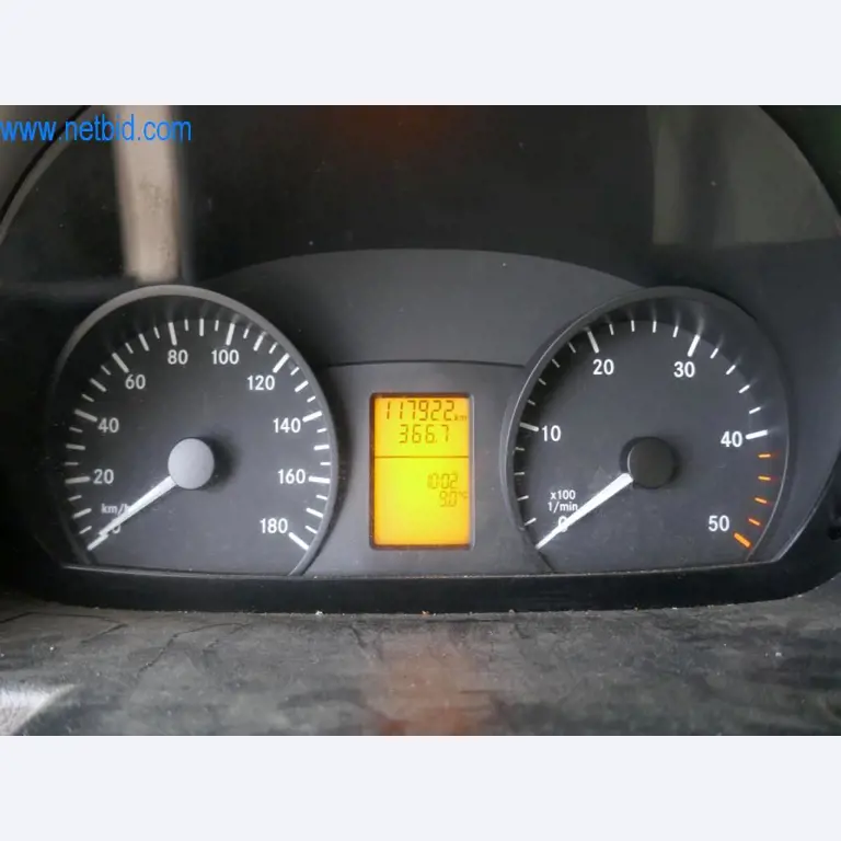 Máquinas e equipamentos técnicos do sector agroalimentar em bom estado de conservação-3