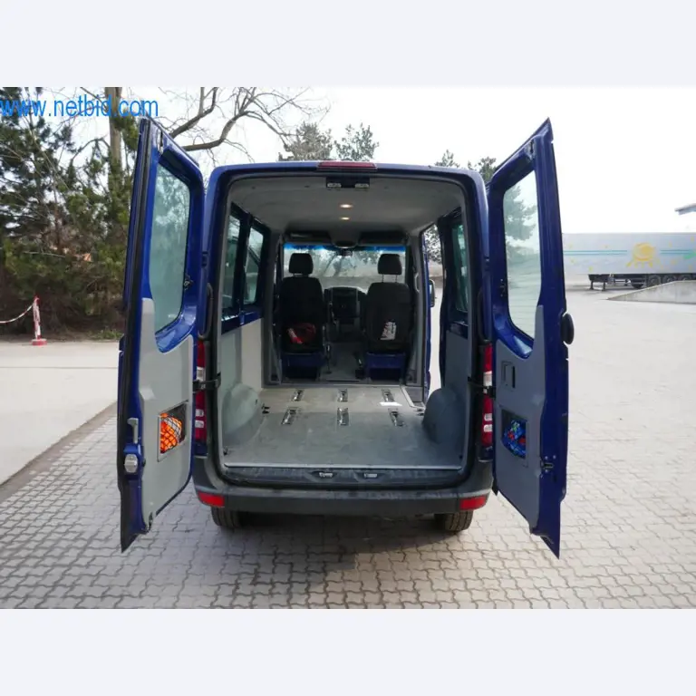 Máquinas e equipamentos técnicos do sector agroalimentar em bom estado de conservação-5