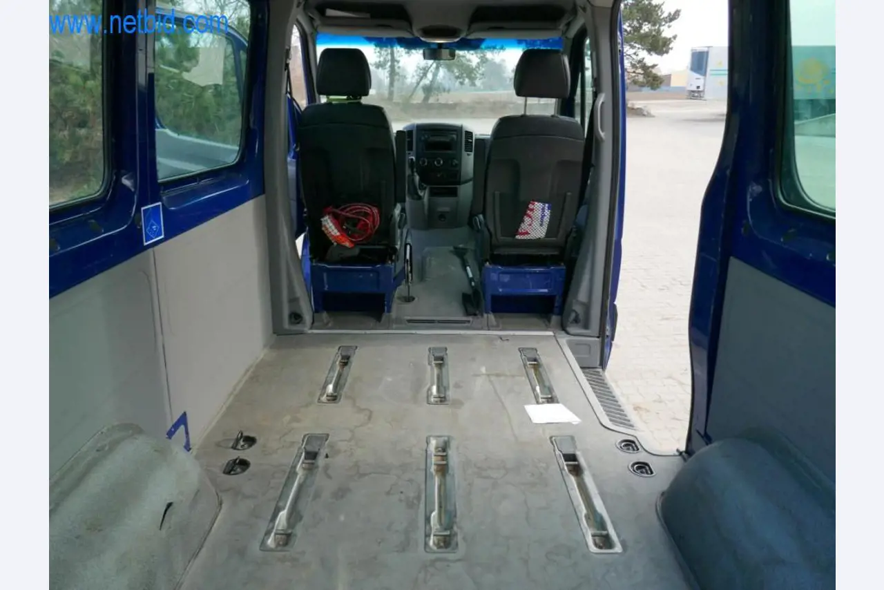 Máquinas e equipamentos técnicos do sector agroalimentar em bom estado de conservação-6