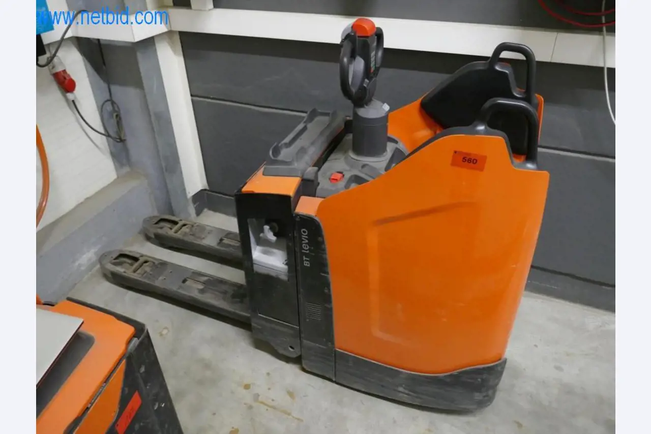 Máquinas e equipamentos técnicos do sector agroalimentar em bom estado de conservação-1