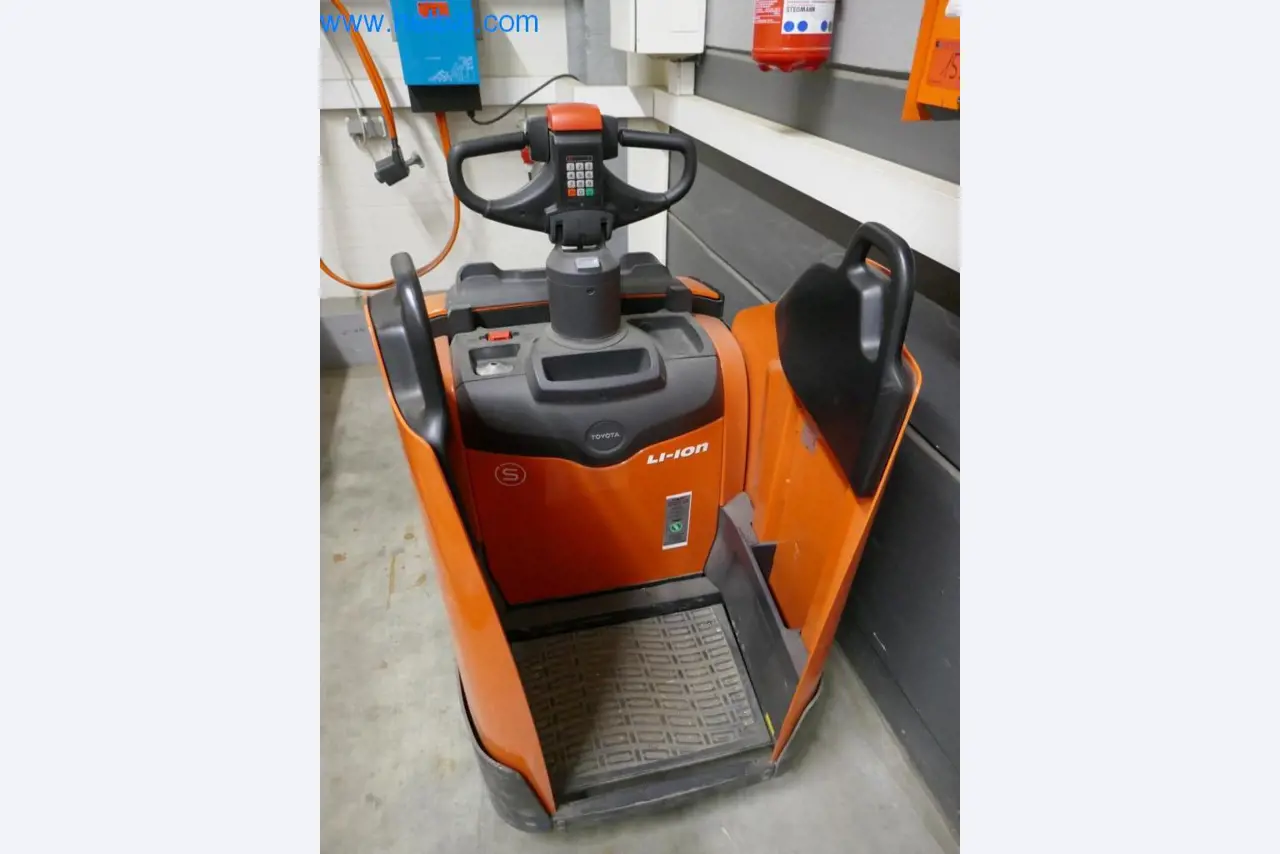 Máquinas e equipamentos técnicos do sector agroalimentar em bom estado de conservação-3