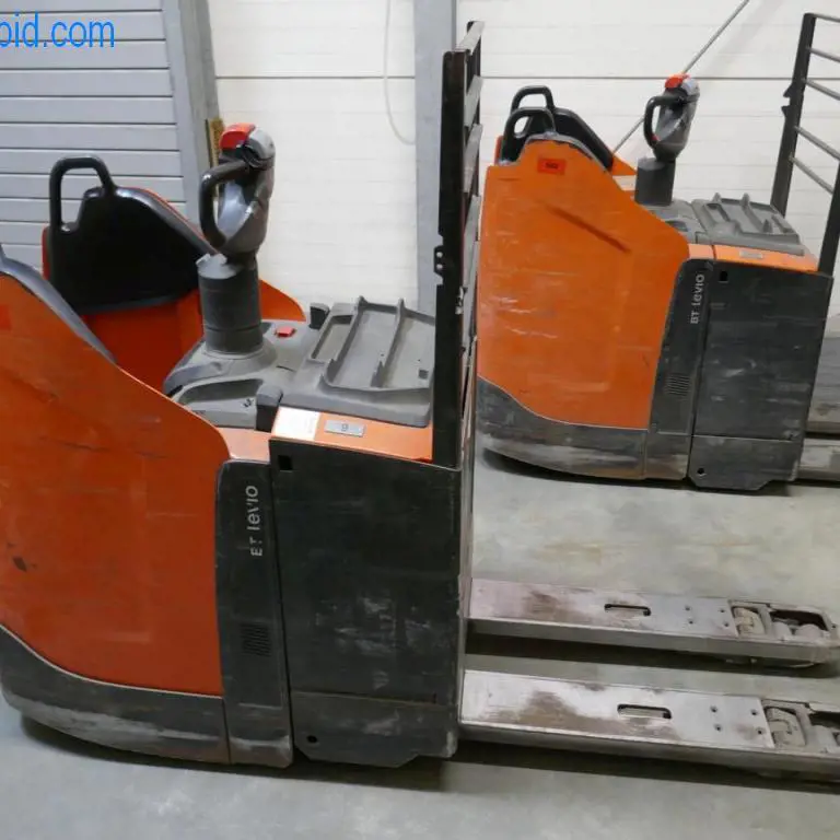 Low-floor electric pallet truck BT Levio LPE200