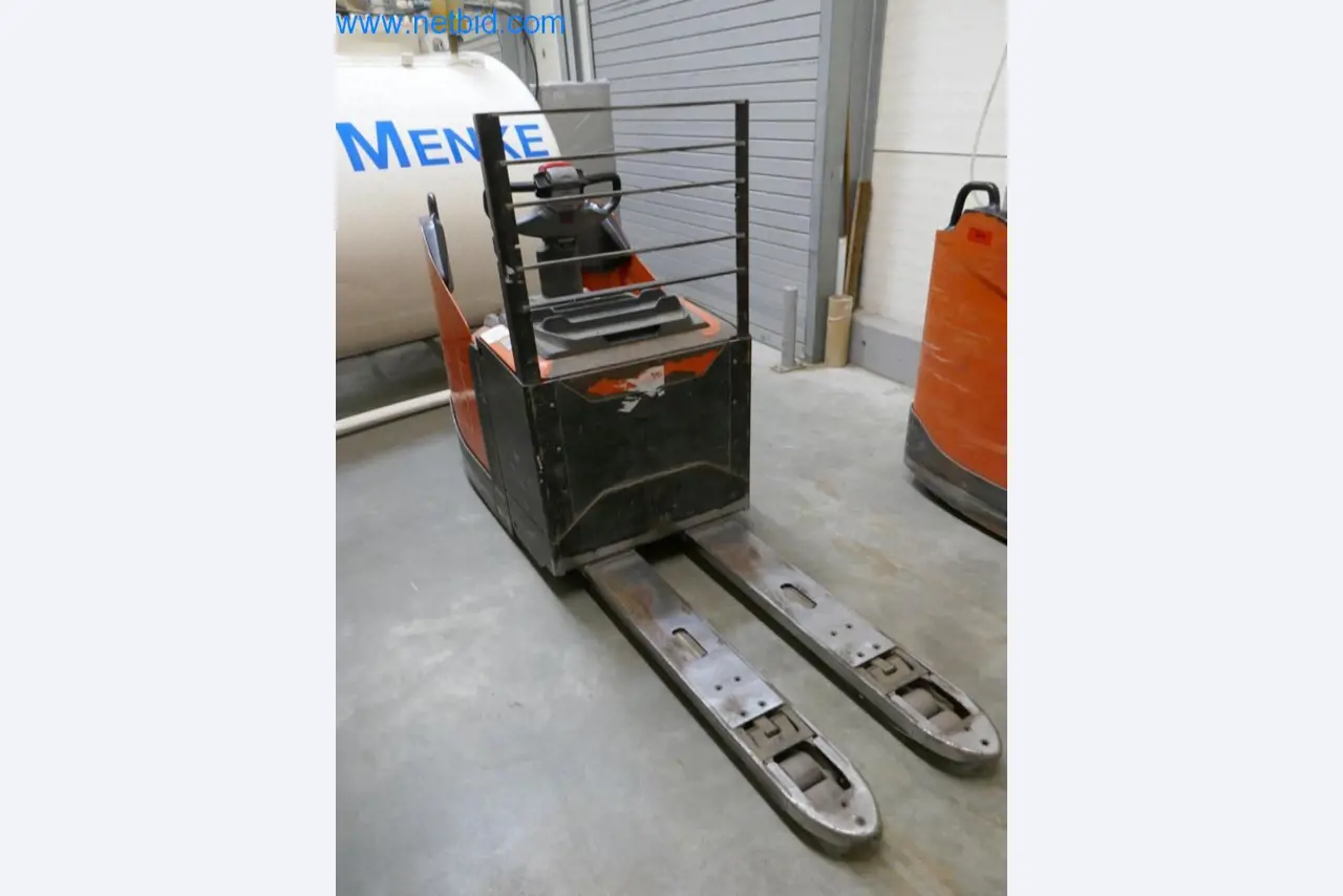 Máquinas e equipamentos técnicos do sector agroalimentar em bom estado de conservação-2