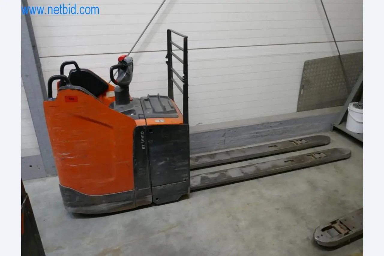 Well-maintained machines and technical systems from the field of food processing-1