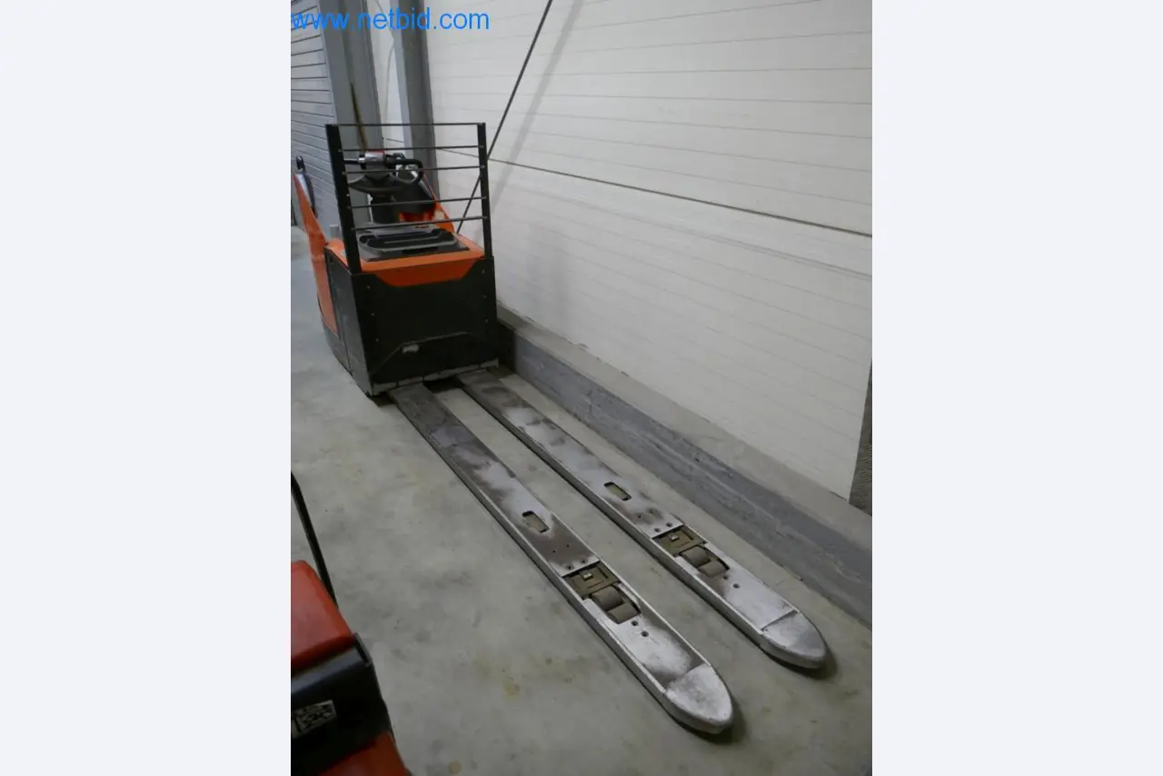 Well-maintained machines and technical systems from the field of food processing-2