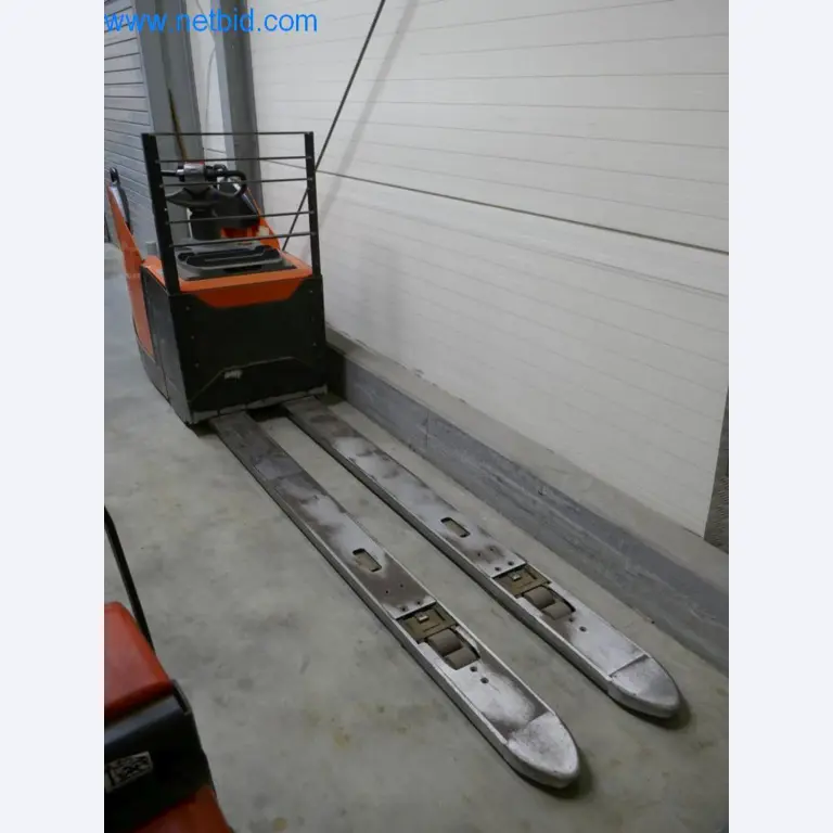 Well-maintained machines and technical systems from the field of food processing-2