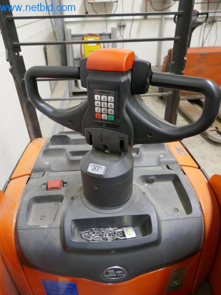Well-maintained machines and technical systems from the field of food processing-5