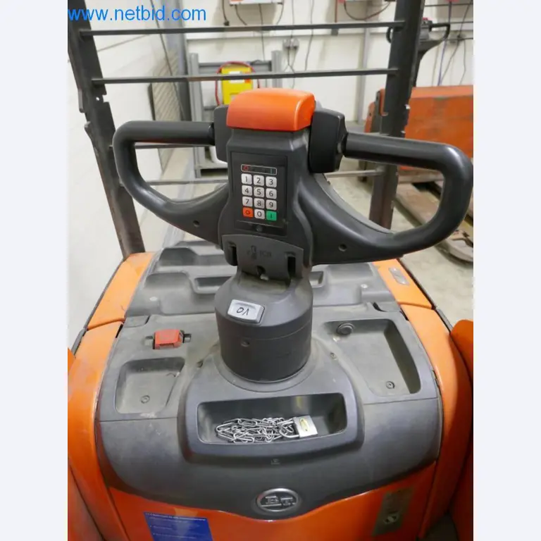 Well-maintained machines and technical systems from the field of food processing-5