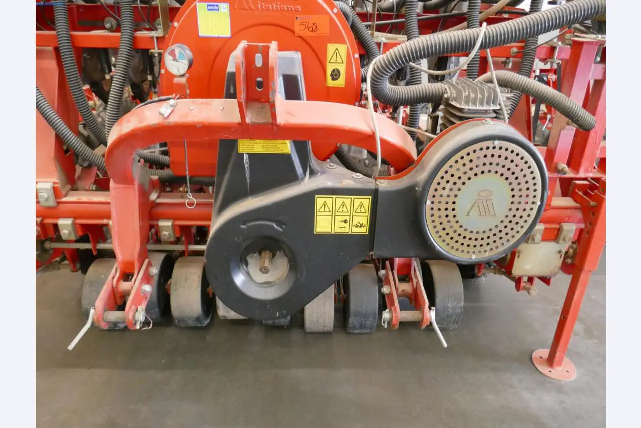 Máquinas e equipamentos técnicos do sector agroalimentar em bom estado de conservação-1