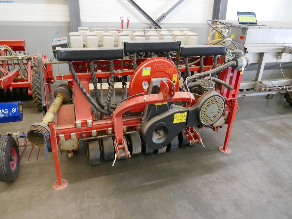 Máquinas y equipos técnicos del sector alimentario en buen estado de conservación-2