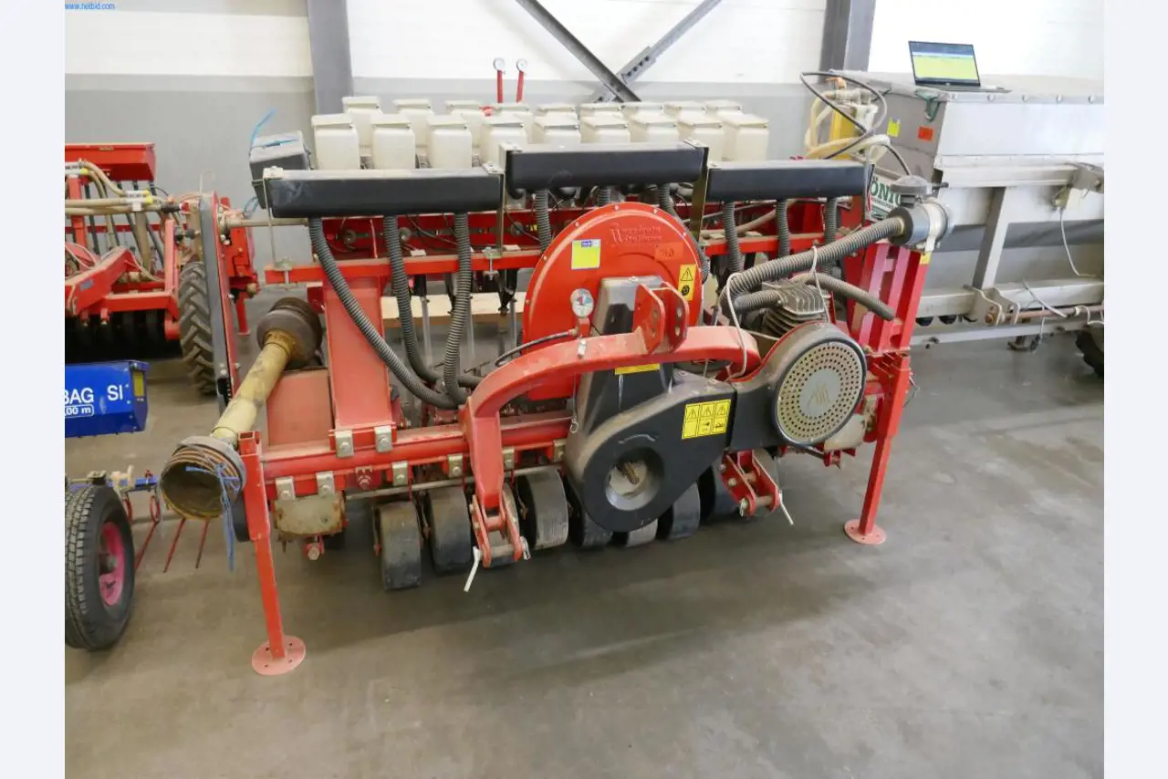 Máquinas e equipamentos técnicos do sector agroalimentar em bom estado de conservação-2