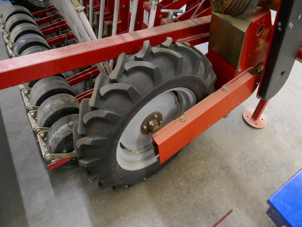 Máquinas y equipos técnicos del sector alimentario en buen estado de conservación-6