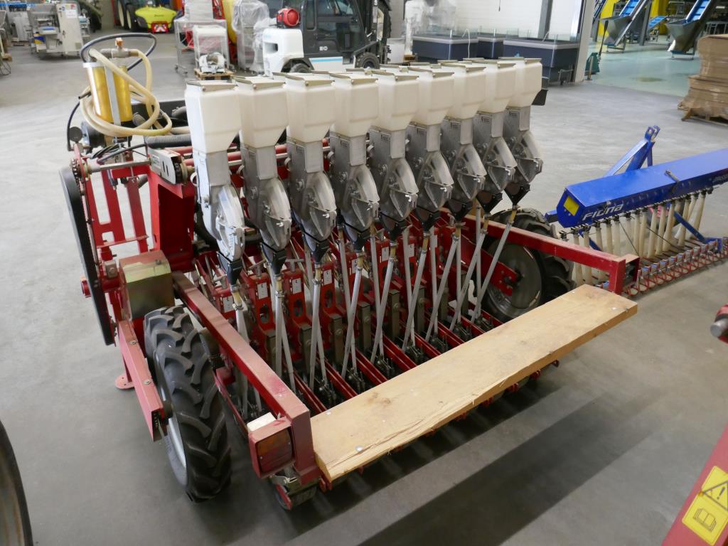 Máquinas y equipos técnicos del sector alimentario en buen estado de conservación-7