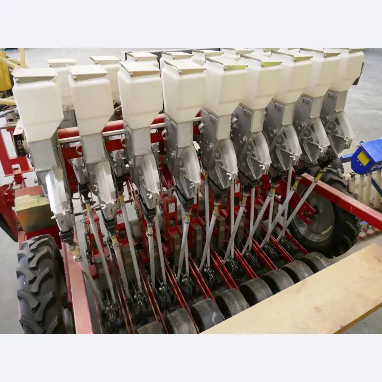 Máquinas e equipamentos técnicos do sector agroalimentar em bom estado de conservação-8