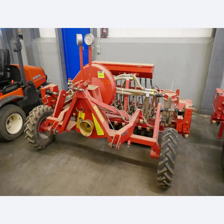 Máquinas e equipamentos técnicos do sector agroalimentar em bom estado de conservação-2