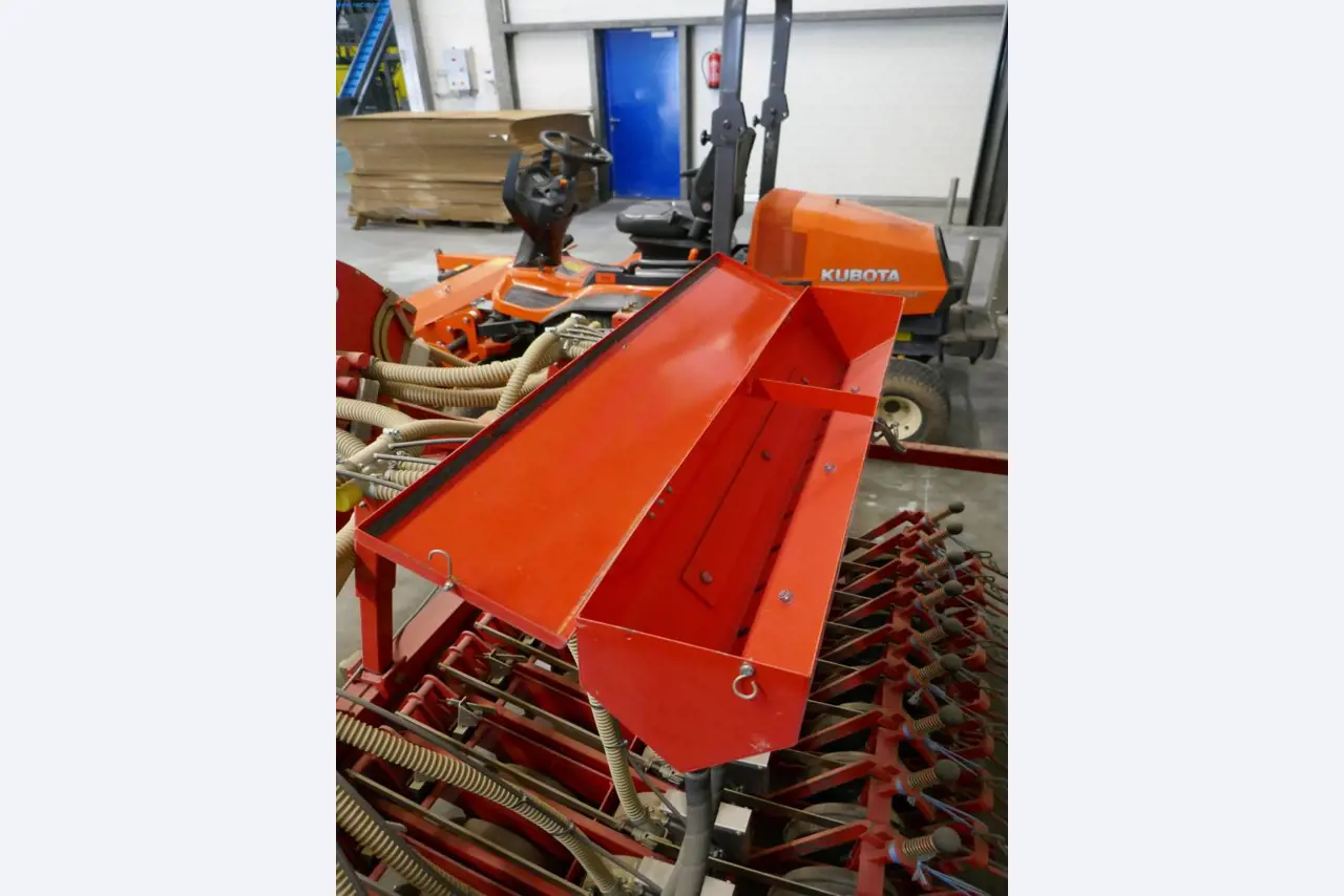 Máquinas e equipamentos técnicos do sector agroalimentar em bom estado de conservação-4