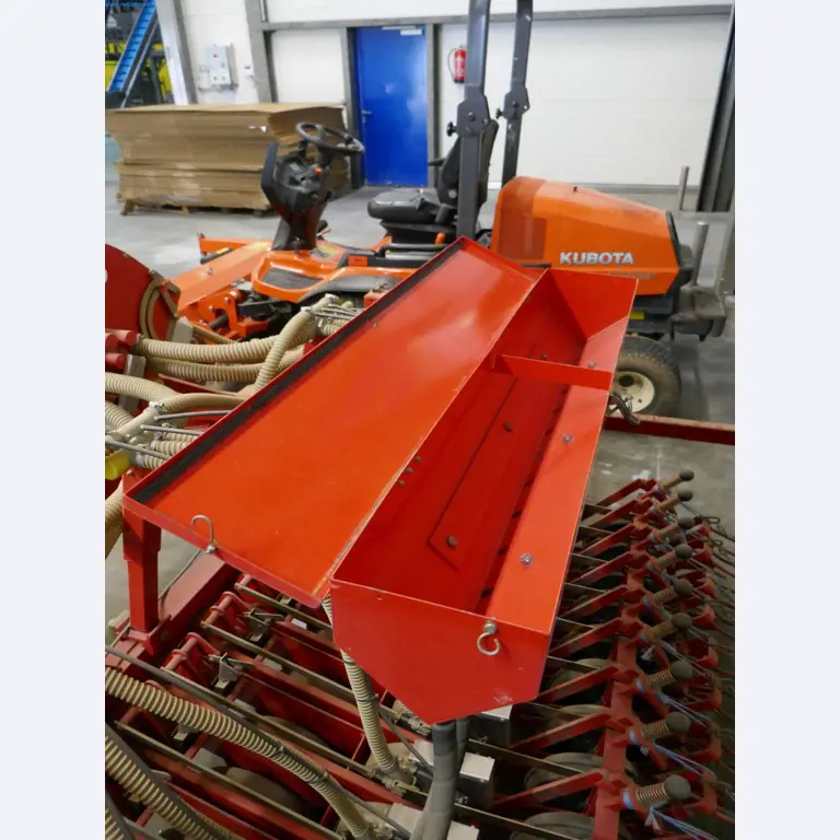 Máquinas e equipamentos técnicos do sector agroalimentar em bom estado de conservação-4