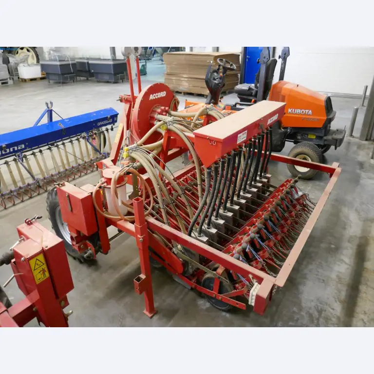 Máquinas e equipamentos técnicos do sector agroalimentar em bom estado de conservação-5