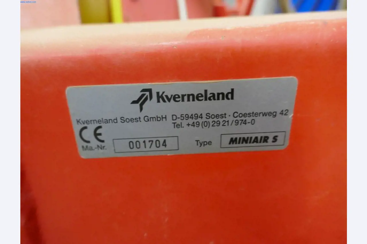 Máquinas e equipamentos técnicos do sector agroalimentar em bom estado de conservação-6