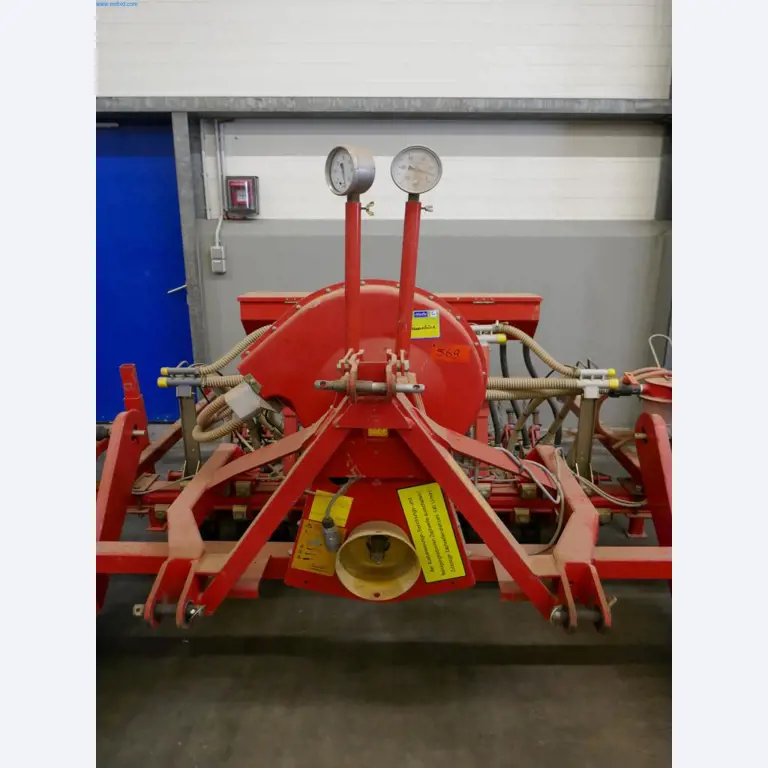 Máquinas e equipamentos técnicos do sector agroalimentar em bom estado de conservação-7