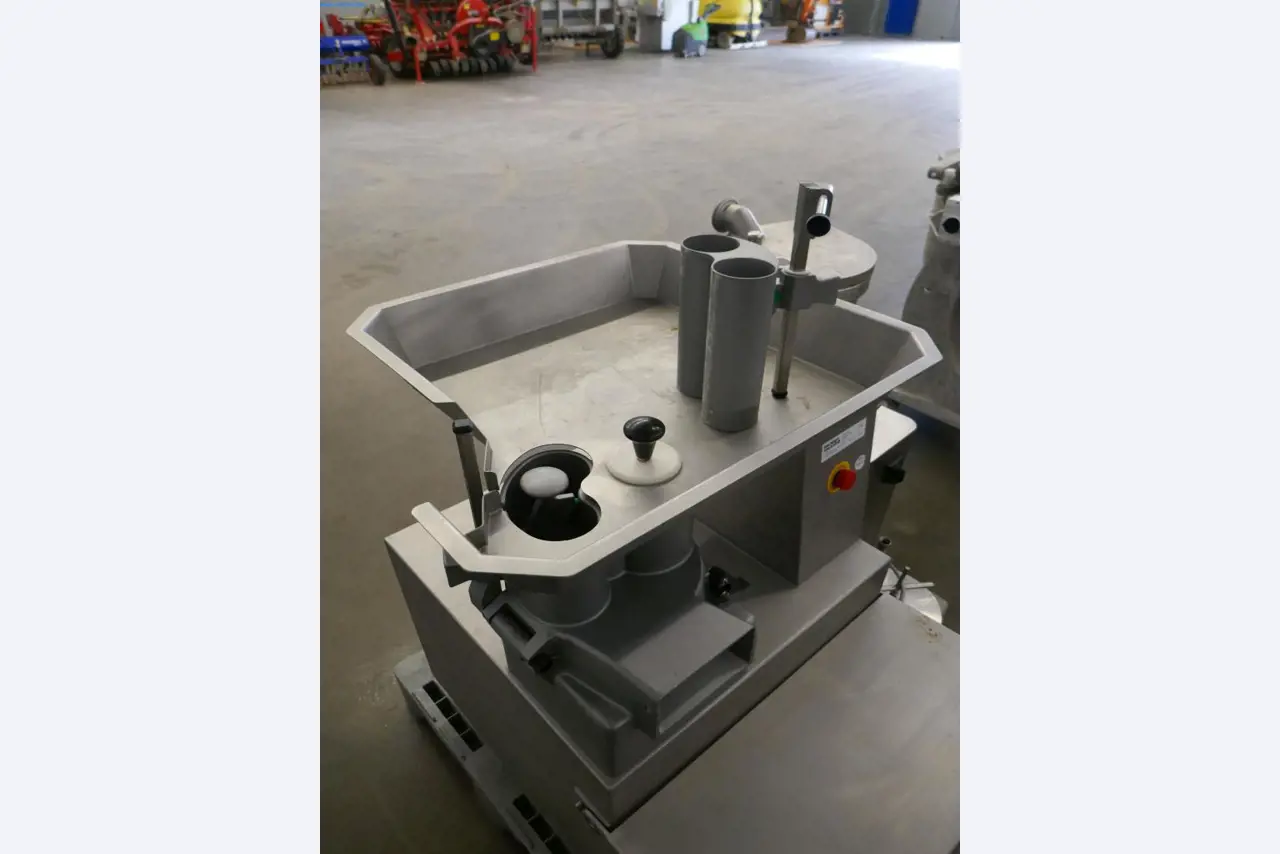 Máquinas e equipamentos técnicos do sector agroalimentar em bom estado de conservação-1