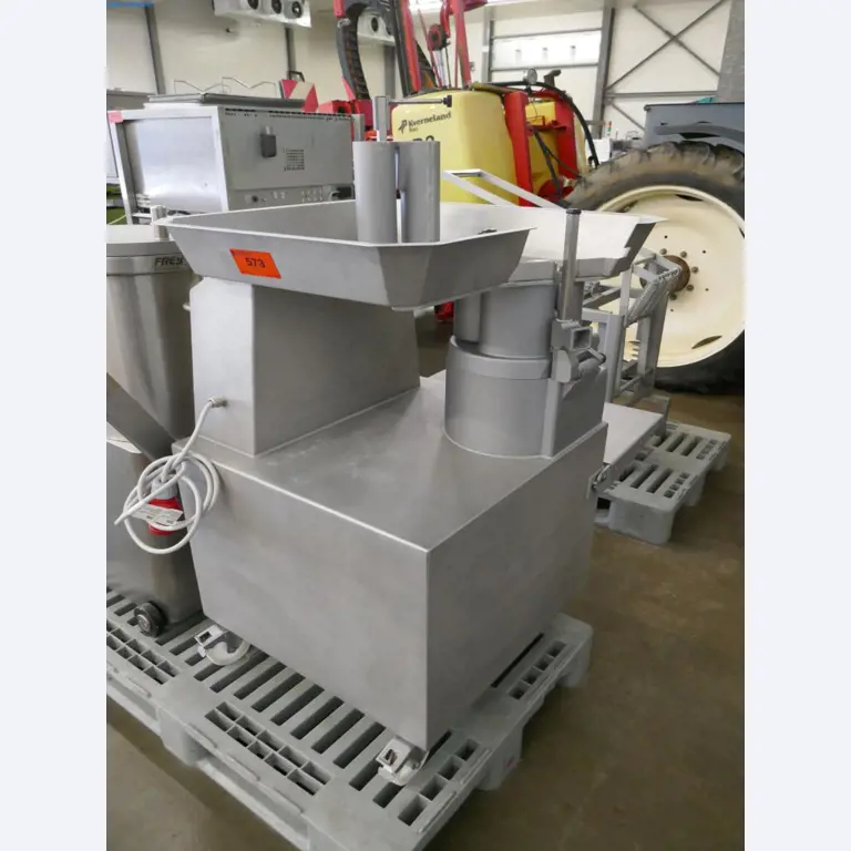 Máquinas e equipamentos técnicos do sector agroalimentar em bom estado de conservação-3