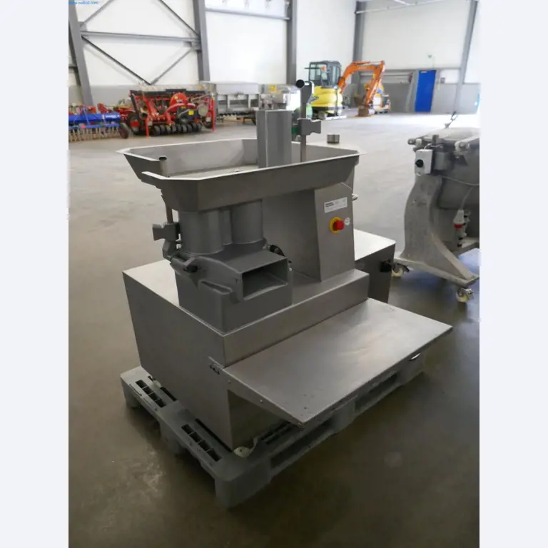 Máquinas e equipamentos técnicos do sector agroalimentar em bom estado de conservação-4