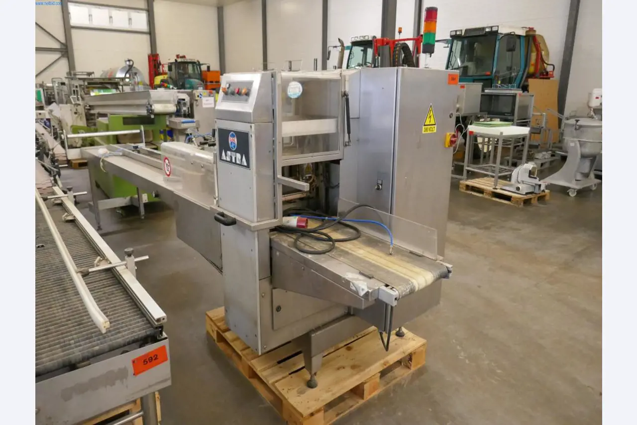 Máquinas e equipamentos técnicos do sector agroalimentar em bom estado de conservação-3