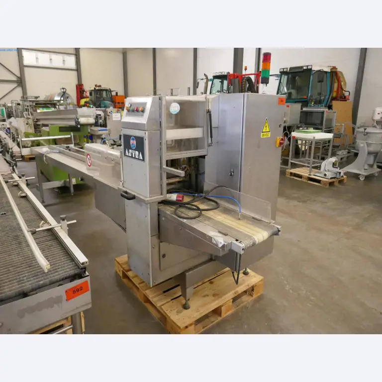 Máquinas e equipamentos técnicos do sector agroalimentar em bom estado de conservação-3