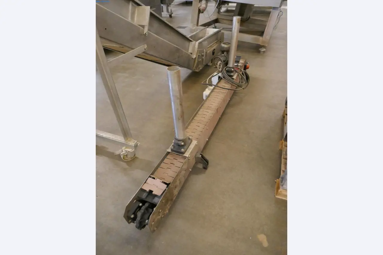 Máquinas e equipamentos técnicos do sector agroalimentar em bom estado de conservação-3