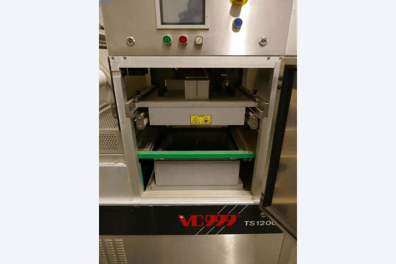 Máquinas y equipos técnicos del sector alimentario en buen estado de conservación-1