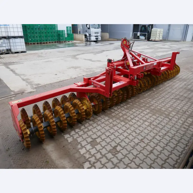 Máquinas e equipamentos técnicos do sector agroalimentar em bom estado de conservação-2