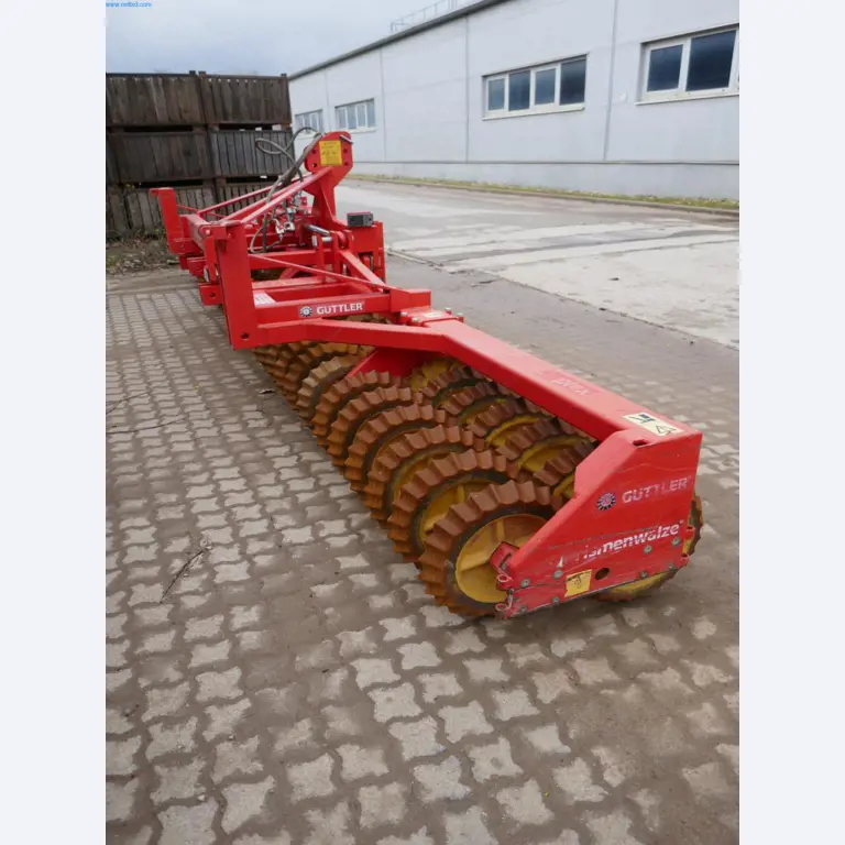 Máquinas e equipamentos técnicos do sector agroalimentar em bom estado de conservação-3