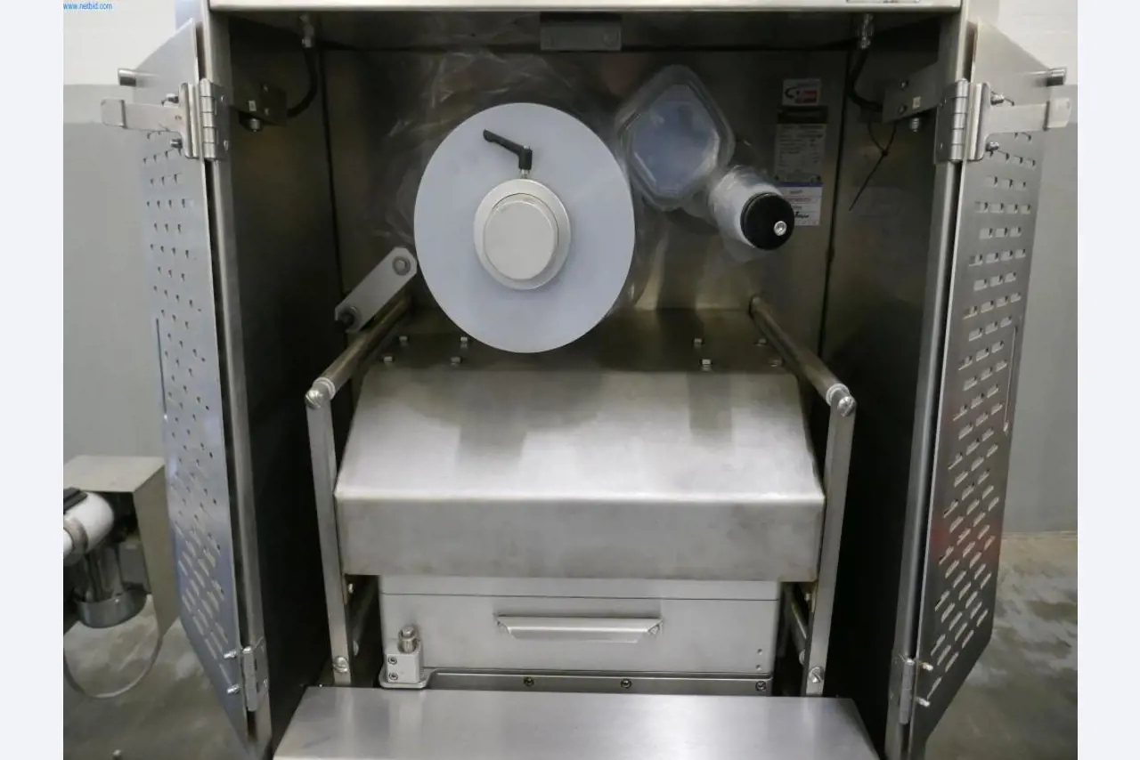 Máquinas e equipamentos técnicos do sector agroalimentar em bom estado de conservação-4