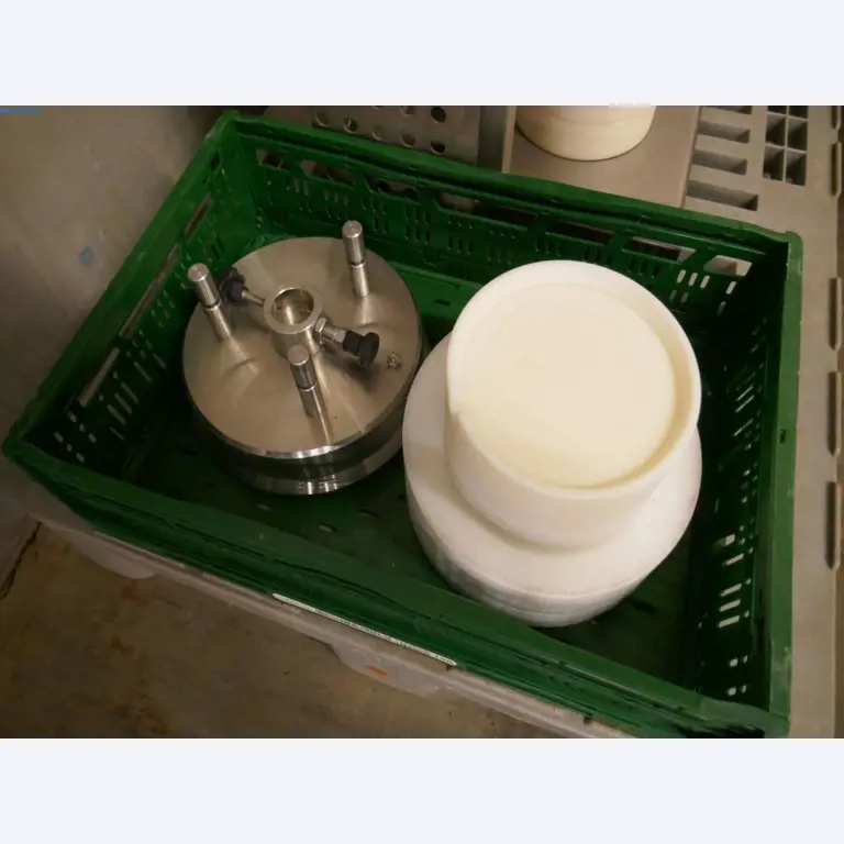 Máquinas e equipamentos técnicos do sector agroalimentar em bom estado de conservação-1