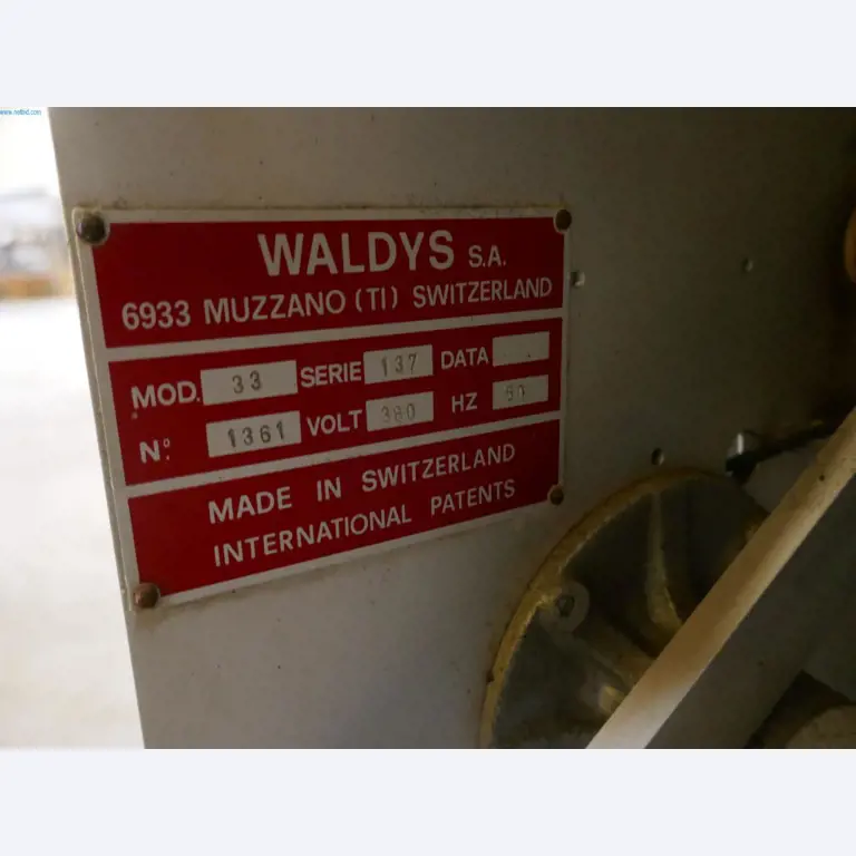 Máquinas e equipamentos técnicos do sector agroalimentar em bom estado de conservação-3