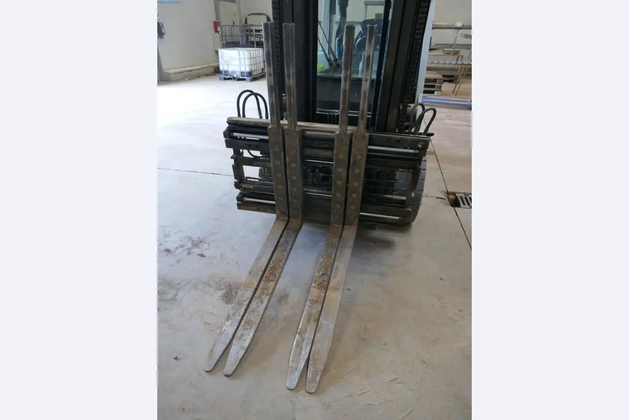 Dobro vzdrževani stroji in tehnična oprema iz živilskopredelovalnega sektorja-6