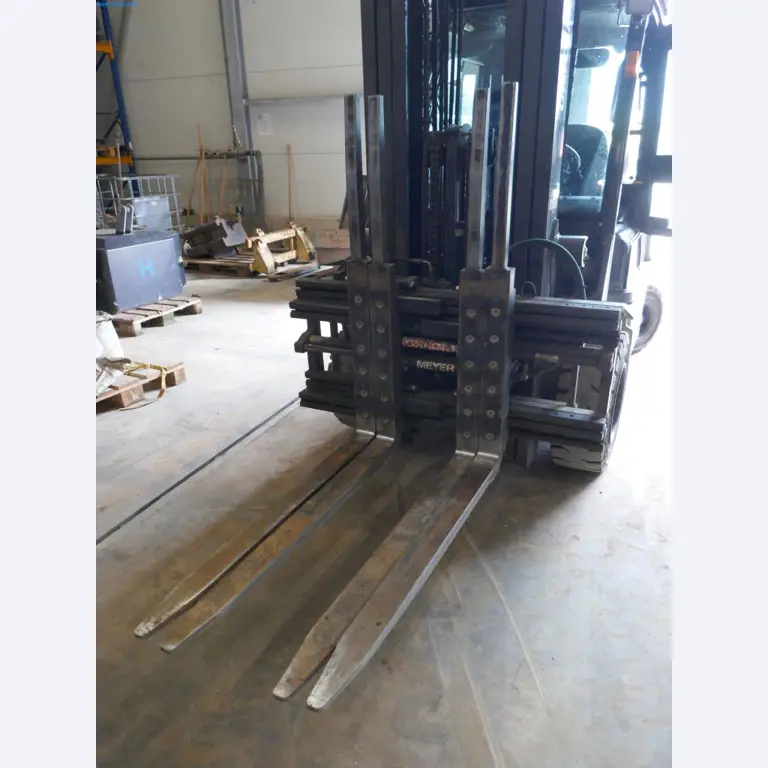 Máquinas e equipamentos técnicos do sector agroalimentar em bom estado de conservação-3