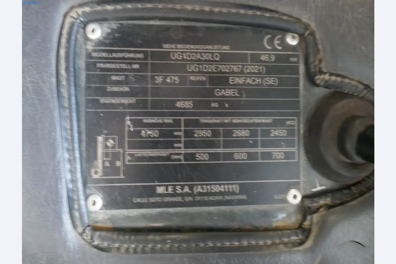 Máquinas e equipamentos técnicos do sector agroalimentar em bom estado de conservação-4