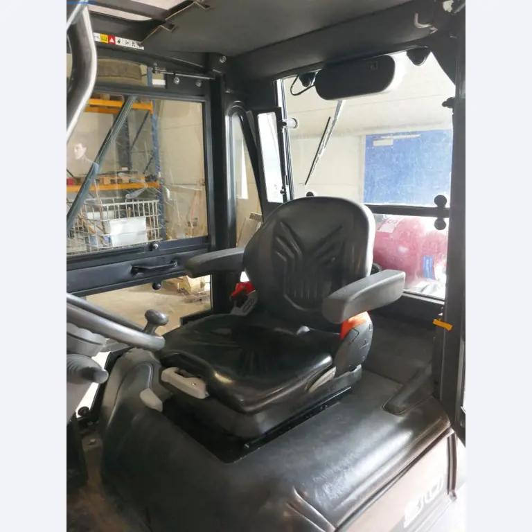 Máquinas e equipamentos técnicos do sector agroalimentar em bom estado de conservação-6