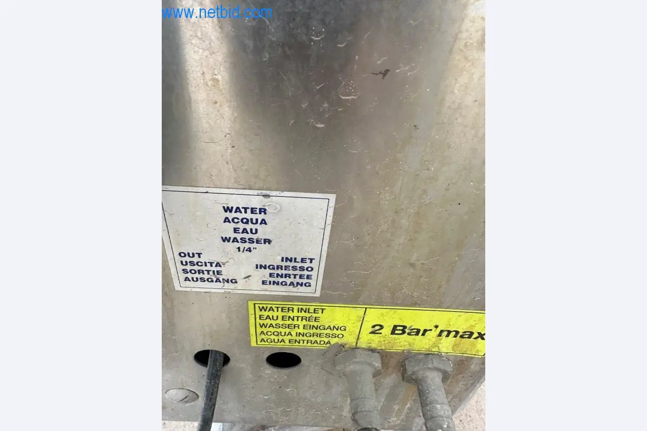 Máquinas y equipos técnicos del sector alimentario en buen estado de conservación-9