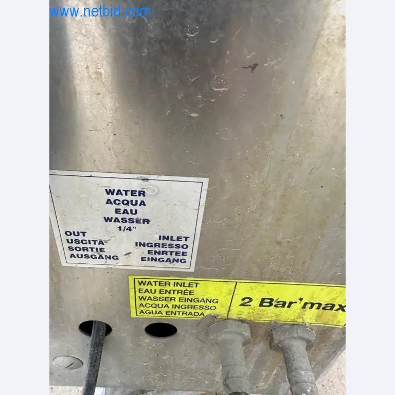 Máquinas y equipos técnicos del sector alimentario en buen estado de conservación-9