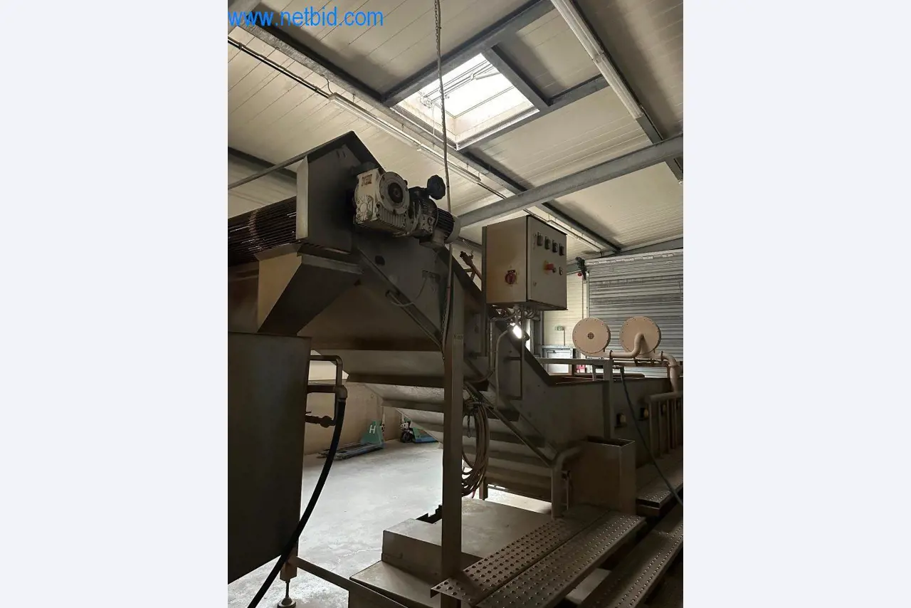 Máquinas e equipamentos técnicos do sector agroalimentar em bom estado de conservação-10