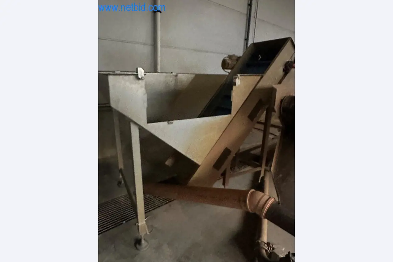 Máquinas e equipamentos técnicos do sector agroalimentar em bom estado de conservação-6