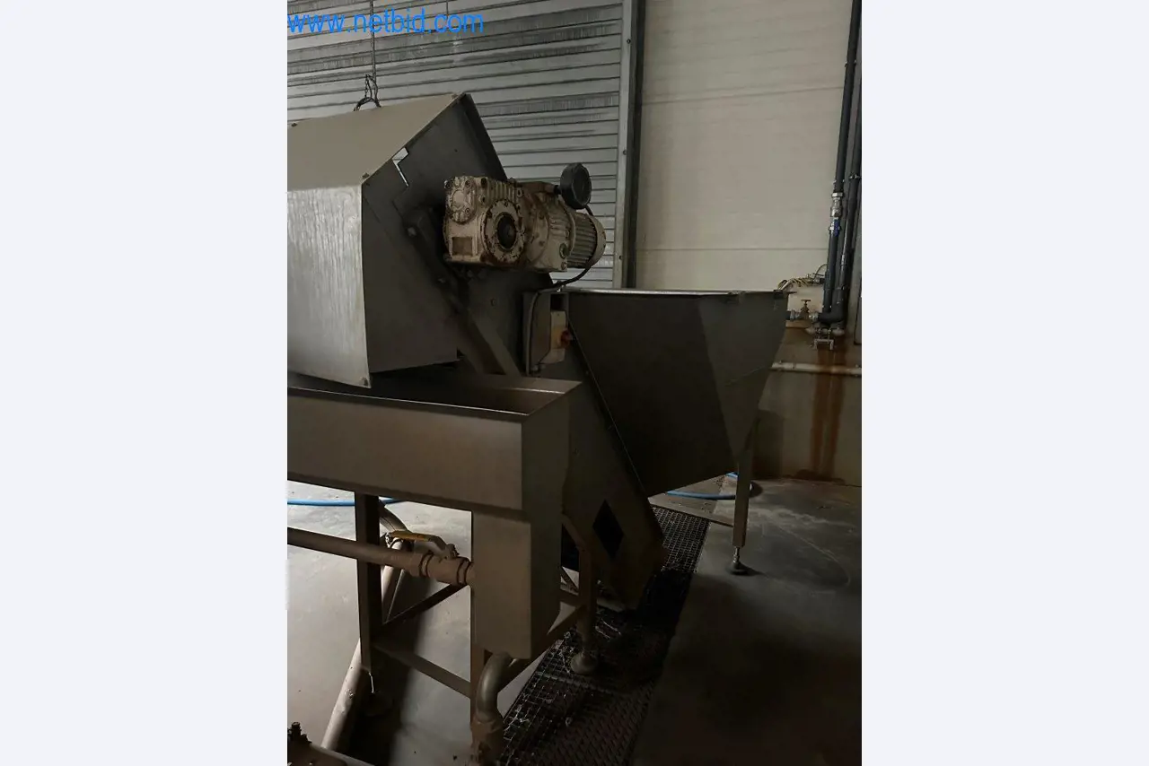 Máquinas e equipamentos técnicos do sector agroalimentar em bom estado de conservação-7