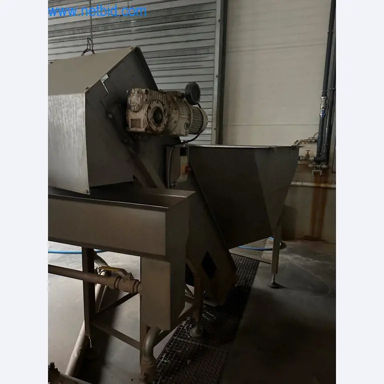 Máquinas e equipamentos técnicos do sector agroalimentar em bom estado de conservação-7