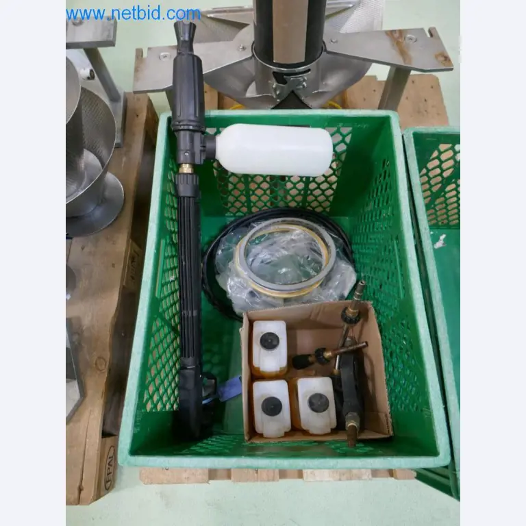 Dobro vzdrževani stroji in tehnična oprema iz živilskopredelovalnega sektorja-5