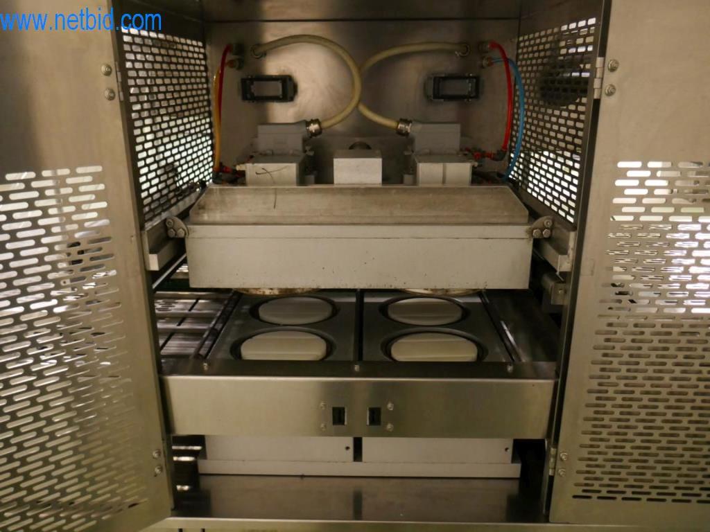 Máquinas y equipos técnicos del sector alimentario en buen estado de conservación-17