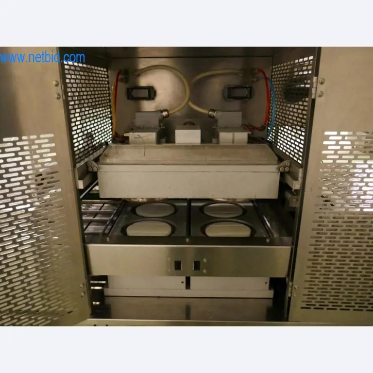 Máquinas y equipos técnicos del sector alimentario en buen estado de conservación-17