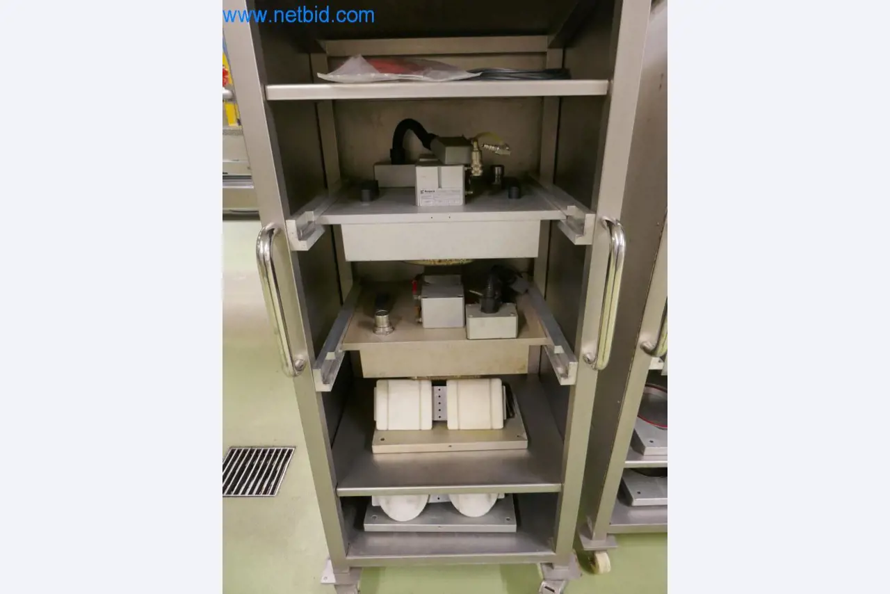 Dobro vzdrževani stroji in tehnična oprema iz živilskopredelovalnega sektorja-22